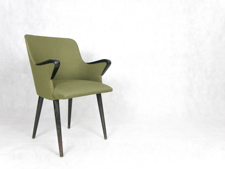 Green_bakelite_chair_1